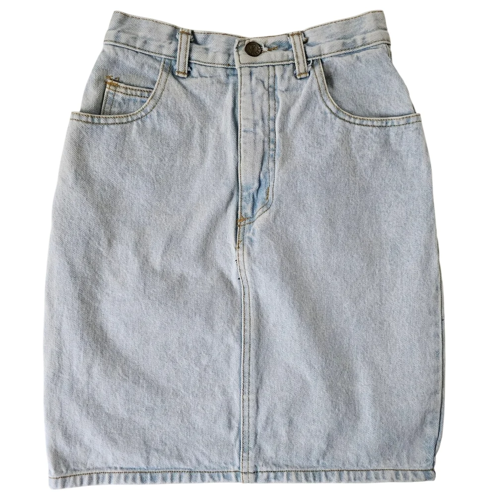 Guess Light Wash Denim Pencil Skirt - Picture 2 of 6